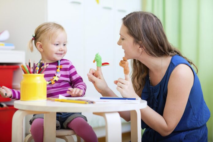 La garde d'un enfant : comment ça marche, à quoi faut-il s'attendre et quels sont les défis à relever ?