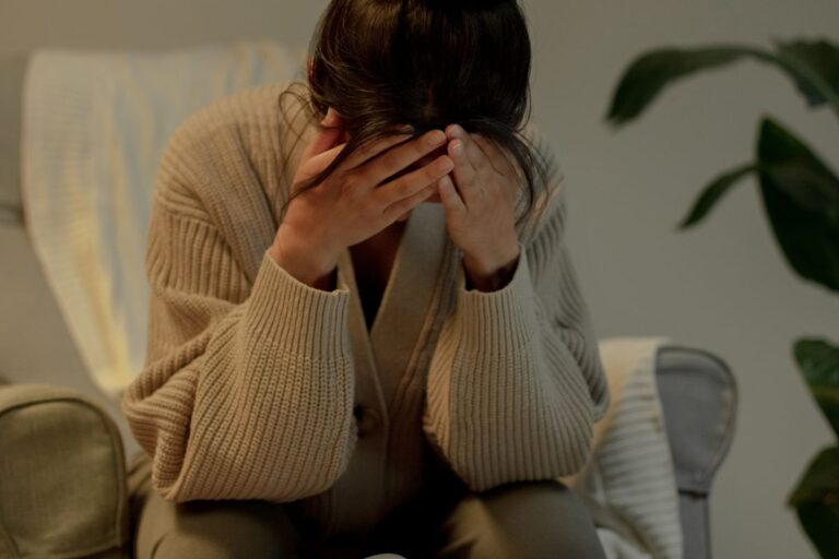 Les motifs justifiant le retrait de l'enfant à sa mère : causes, procédure et comment récupérer l'autorité parentale ?