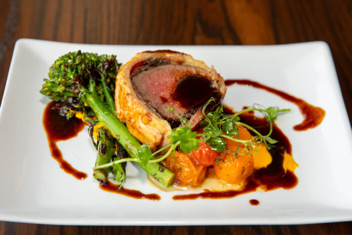 Beef Wellington - recette étape par étape du filet de bœuf en pâte feuilletée