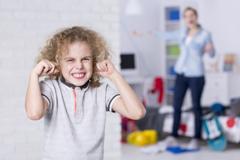 Le TDAH chez l'enfant : guide sur les symptômes, les causes et le traitement